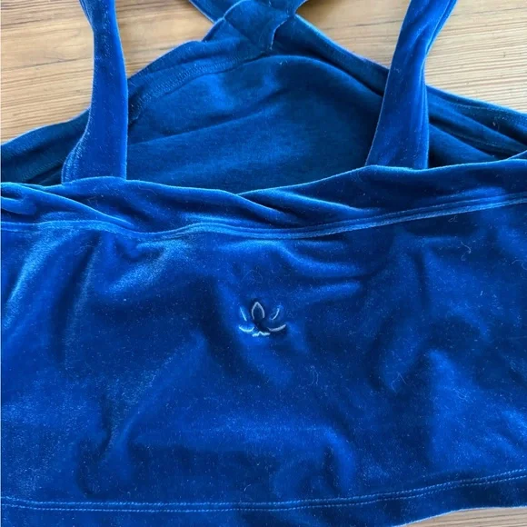 Beyond Yoga Converge Cropped Tank - Picture 8 of 10